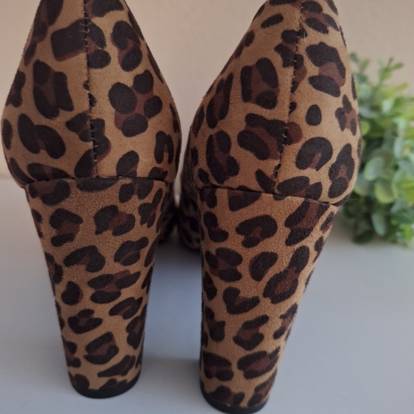 Leopard faux suede heels size 10 - Picture 5 of 6